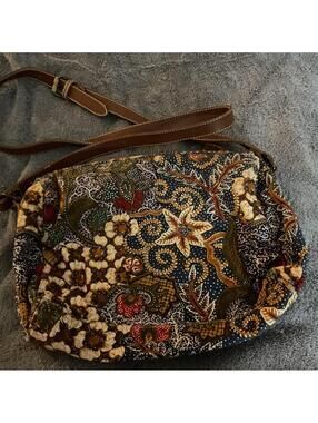 Liz Claiborne Floral Paisley Crossbody in Navy brown cream